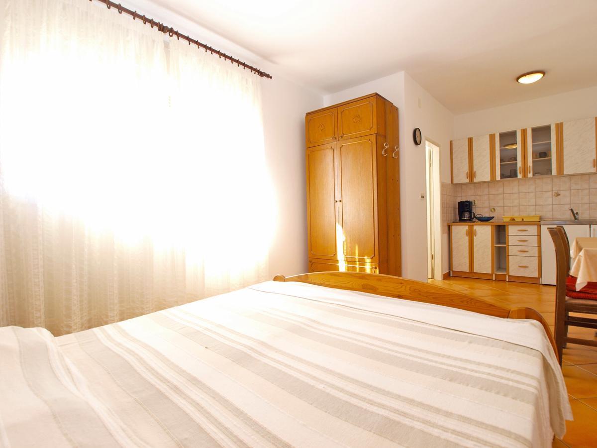 Apartments Mirela 1554 Pula Ngoại thất bức ảnh