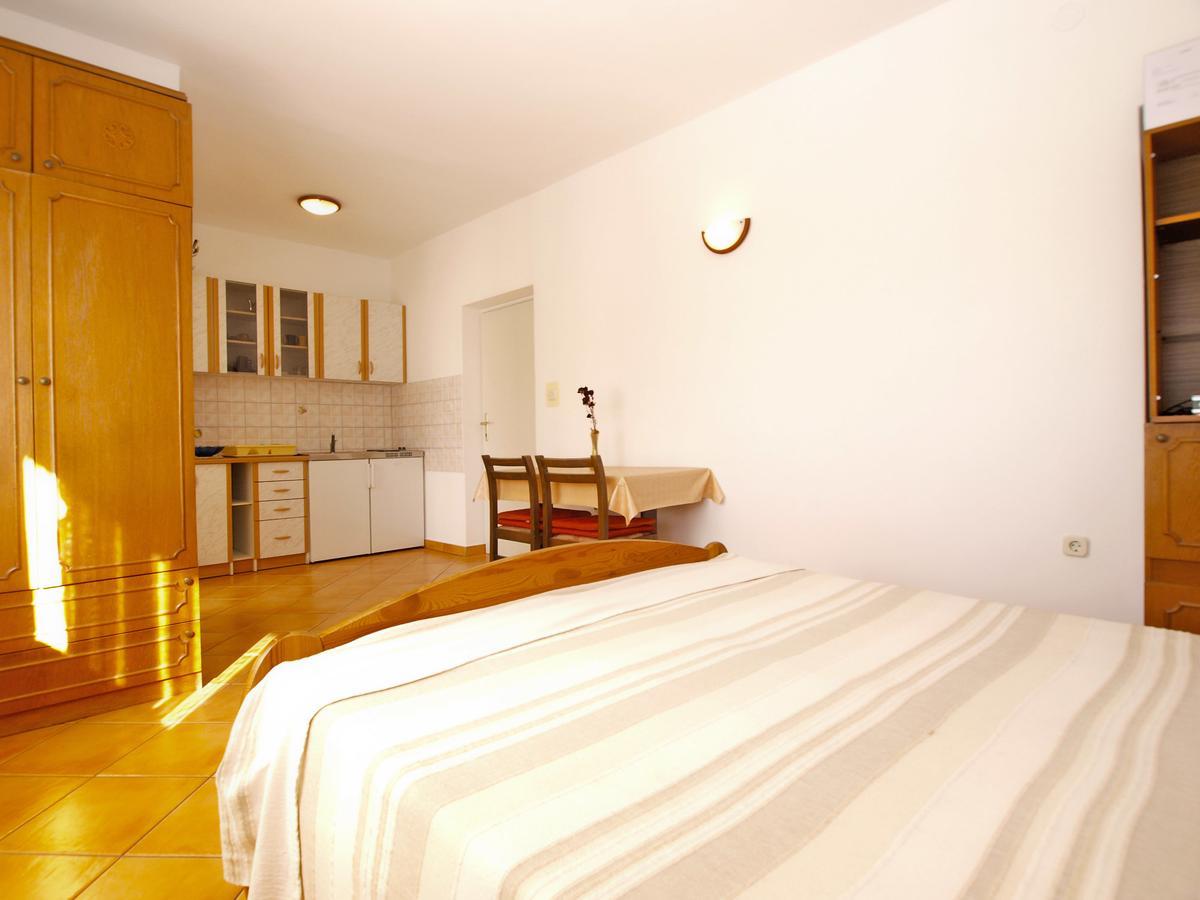 Apartments Mirela 1554 Pula Ngoại thất bức ảnh