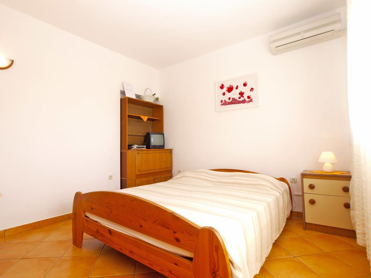 Apartments Mirela 1554 Pula Ngoại thất bức ảnh